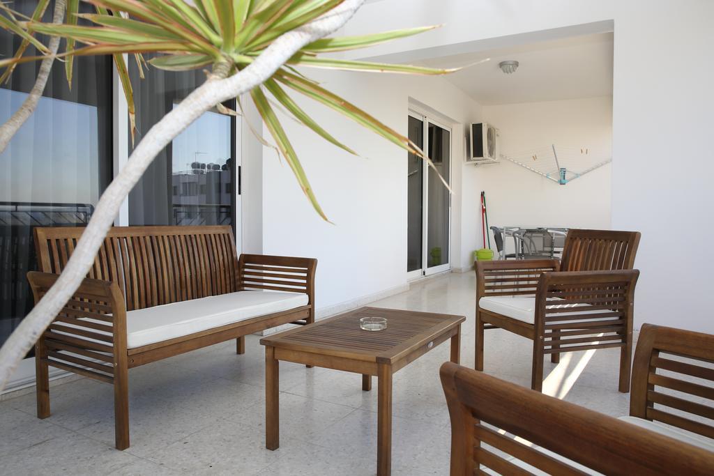 לרנקה Alora Apartments מראה חיצוני תמונה