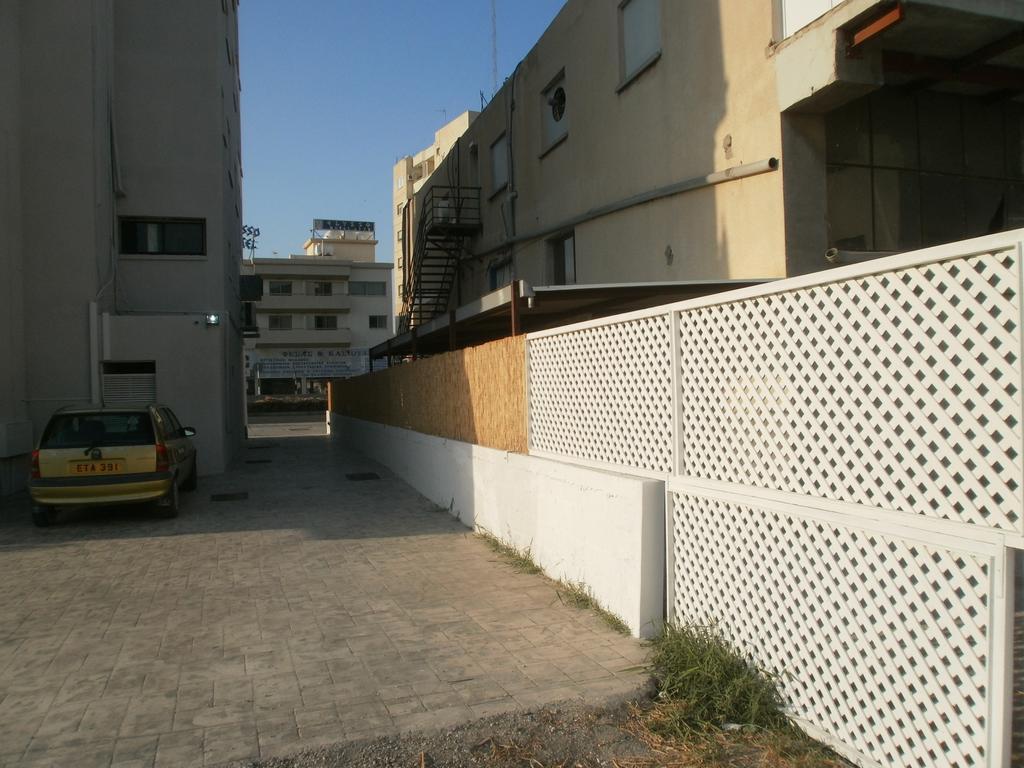 לרנקה Alora Apartments מראה חיצוני תמונה